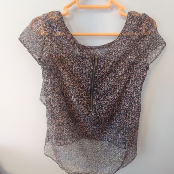 ❣️10/$50❣️:Sheer layered blouse - Picture 2 of 3